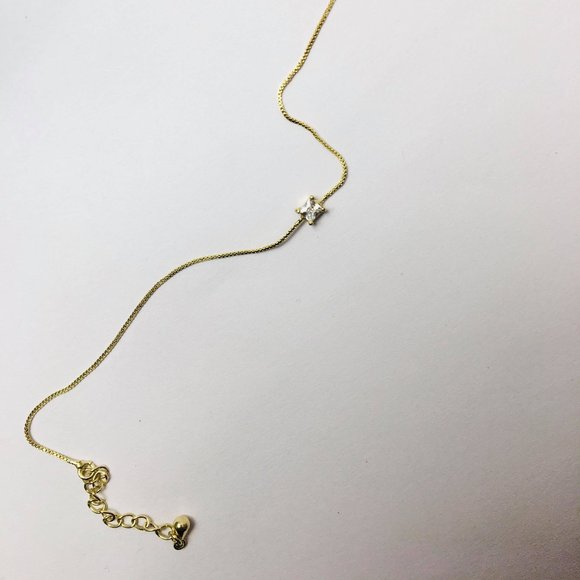 Cute Fashion Dainty Gold Colored Bracelet - Picture 3 of 3